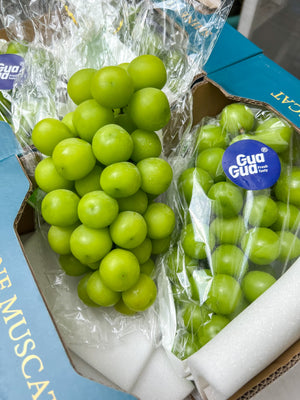 Buy 2 Premium Shine Muscat (per pack) for 800