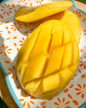 Buy 2KG Guimaras Mangoes (Approx 3pcs per 1kg) Semi Ripe to Ripe for 750