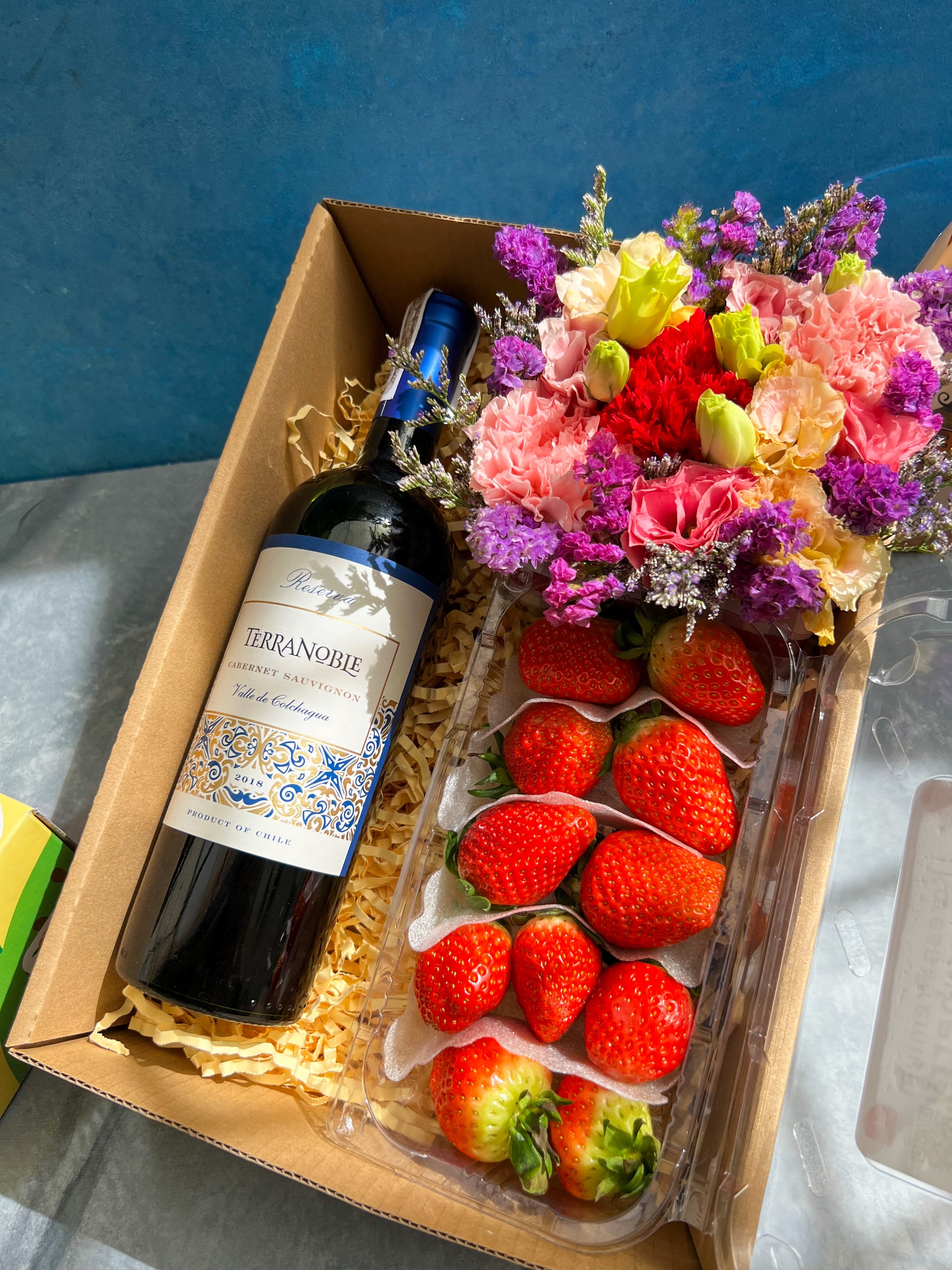Flower Gift Box Red with Wine and Korean Strawberries