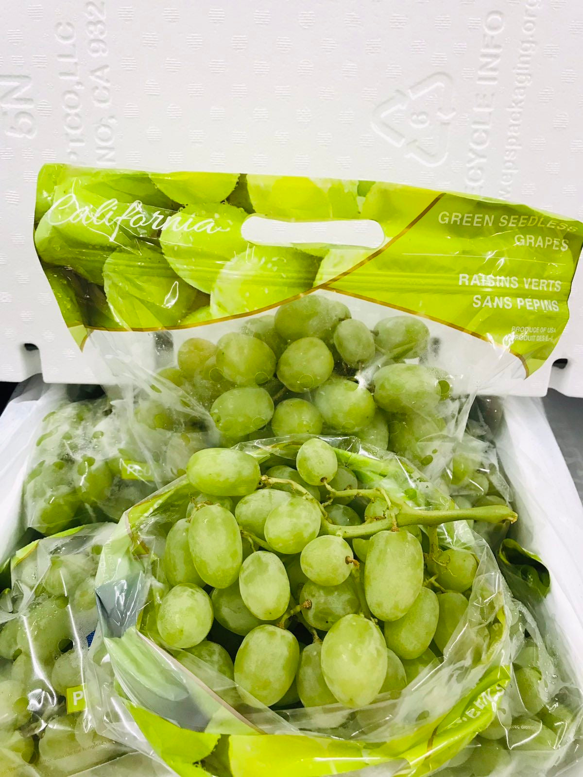 Green Seedless Grapes Information and Facts