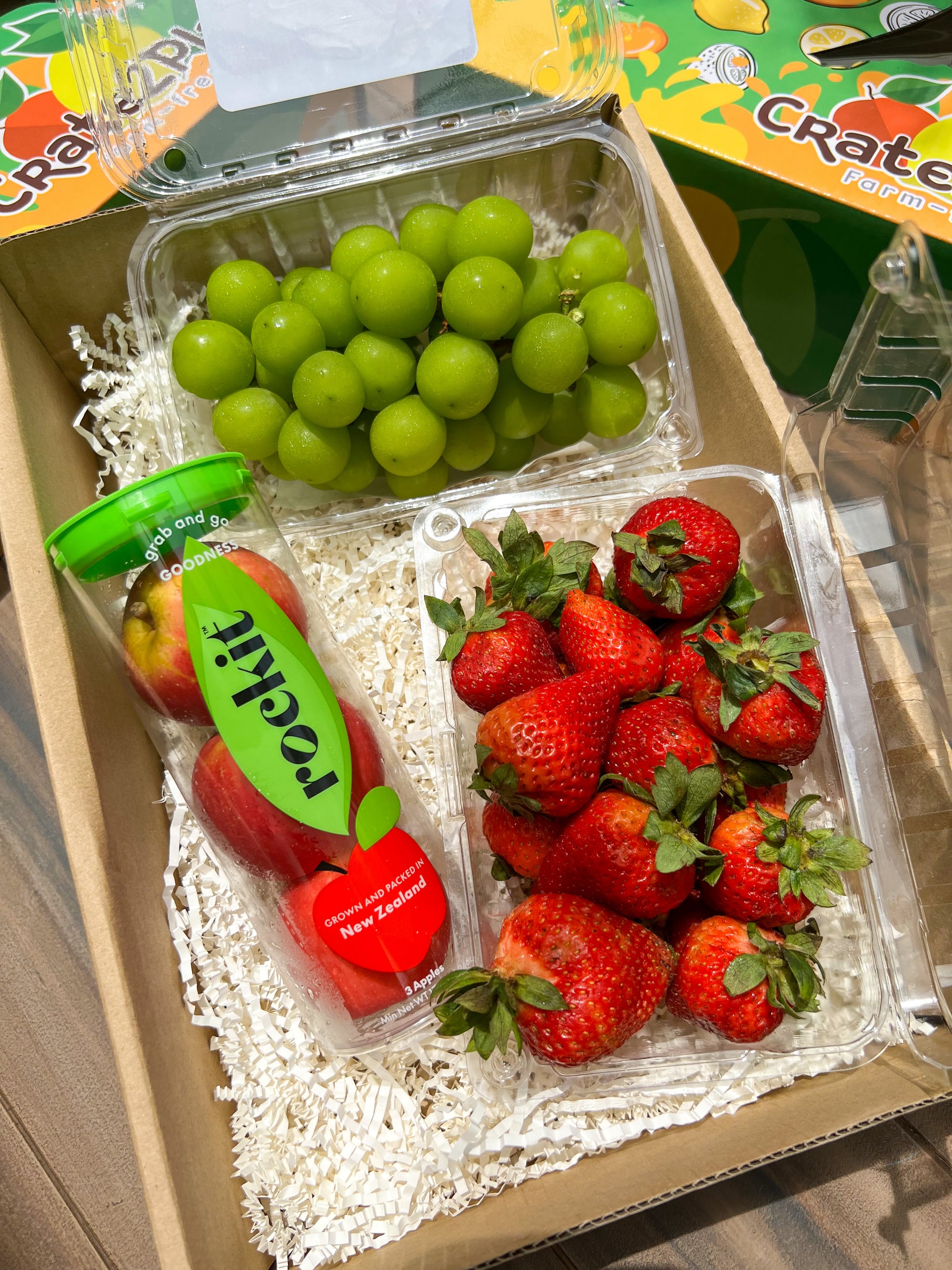 Gift Box Rockit, Regular Muscat, and Strawberries
