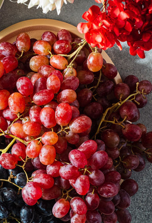 Premium Crimson Red Grapes Clamshell Pack