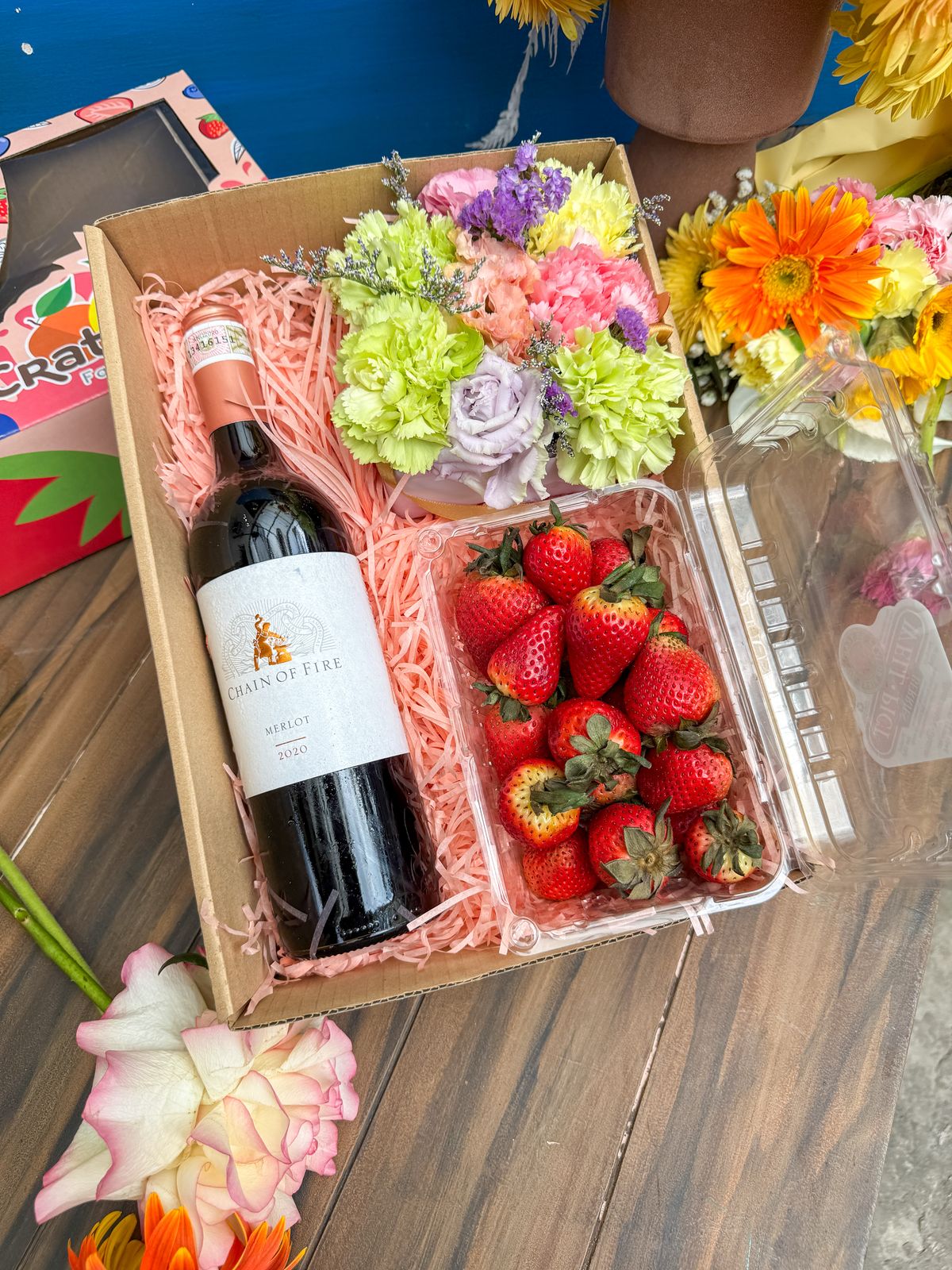 Flower Gift Box Strawberries and Chain of Fire Merlot 2016
