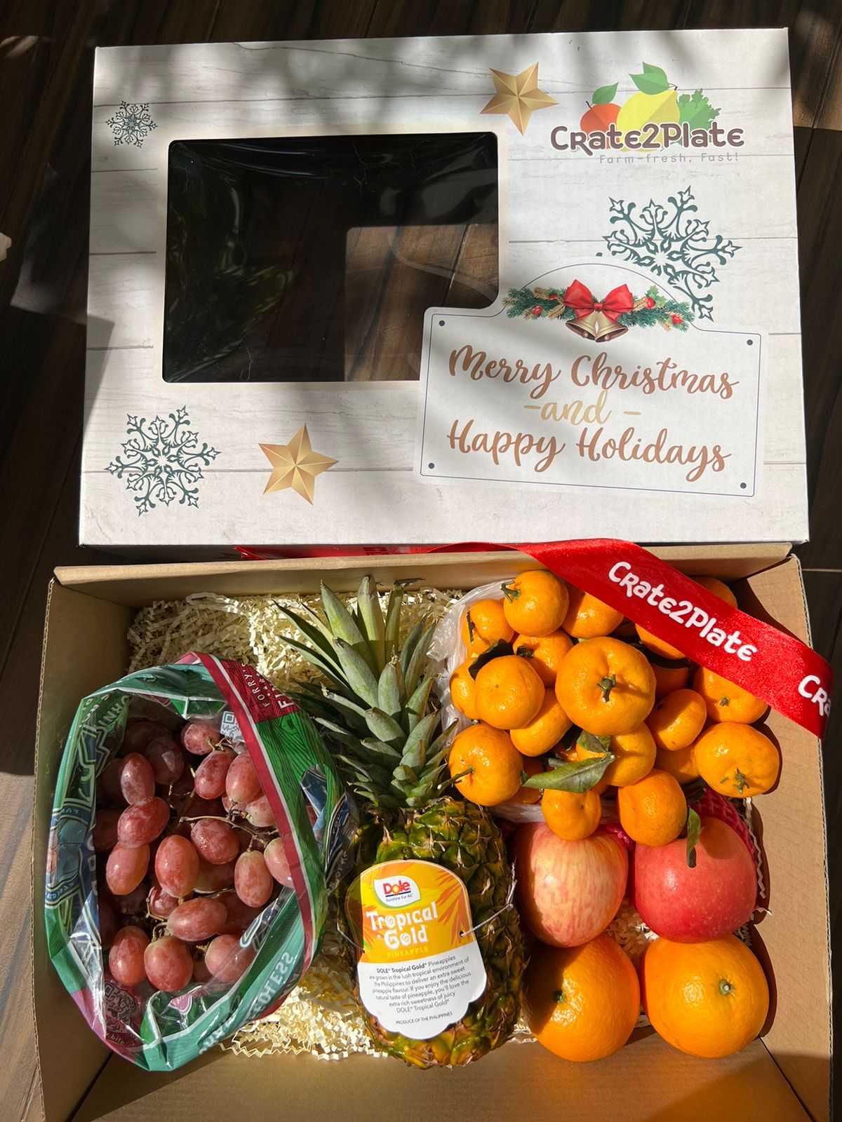 Gift Box Red Grapes, Dole Tropical Pineapple , Sugar Kiat, Fuji and Orange