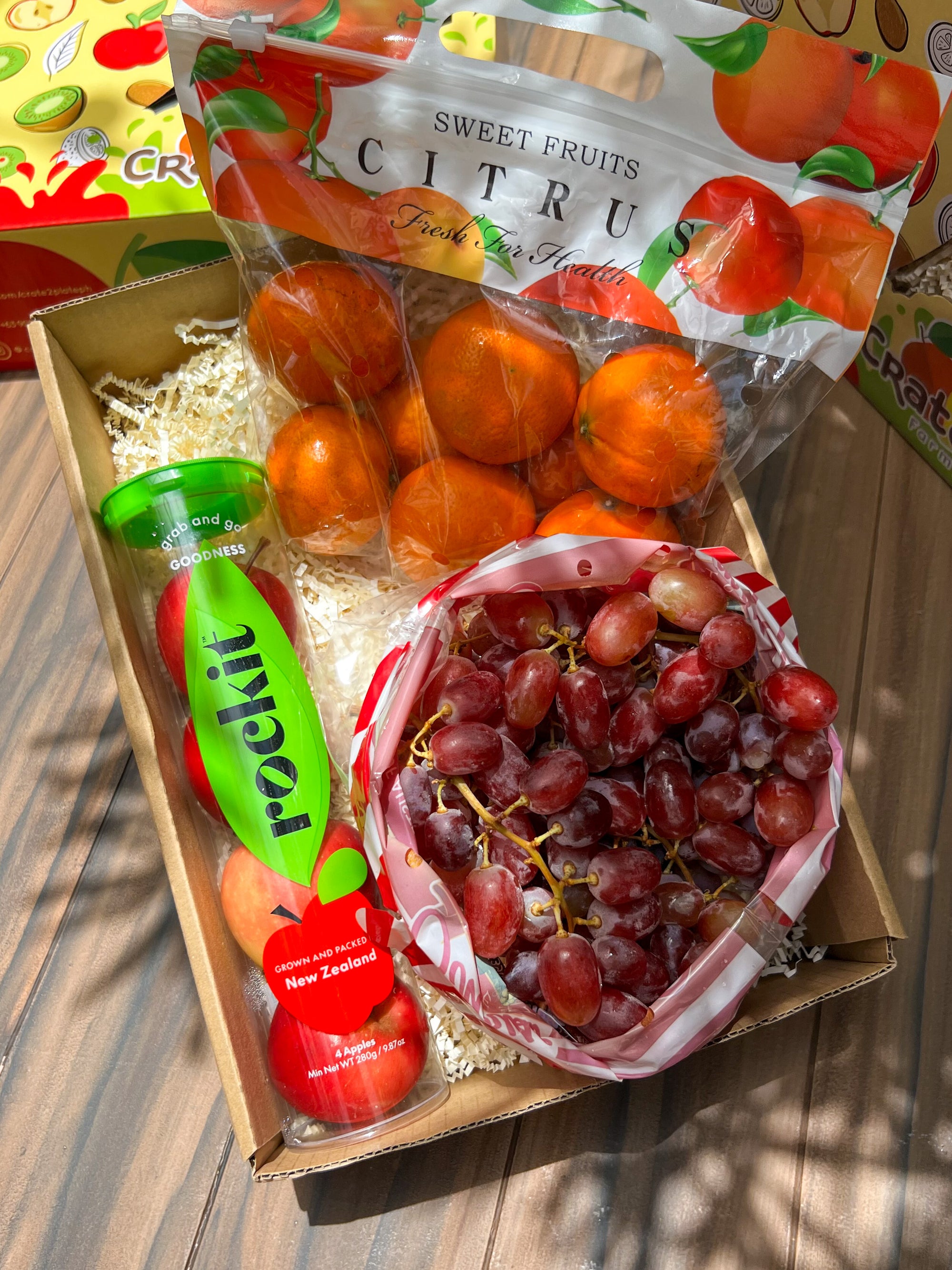 Gift Box Rockit Apples, Japan Mandarin Ponkan and Red Grapes