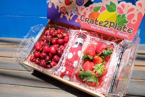 Gift Box Red Cherries 1kg, Strawberries and Red Lolea Nº1 Sangria 200ml