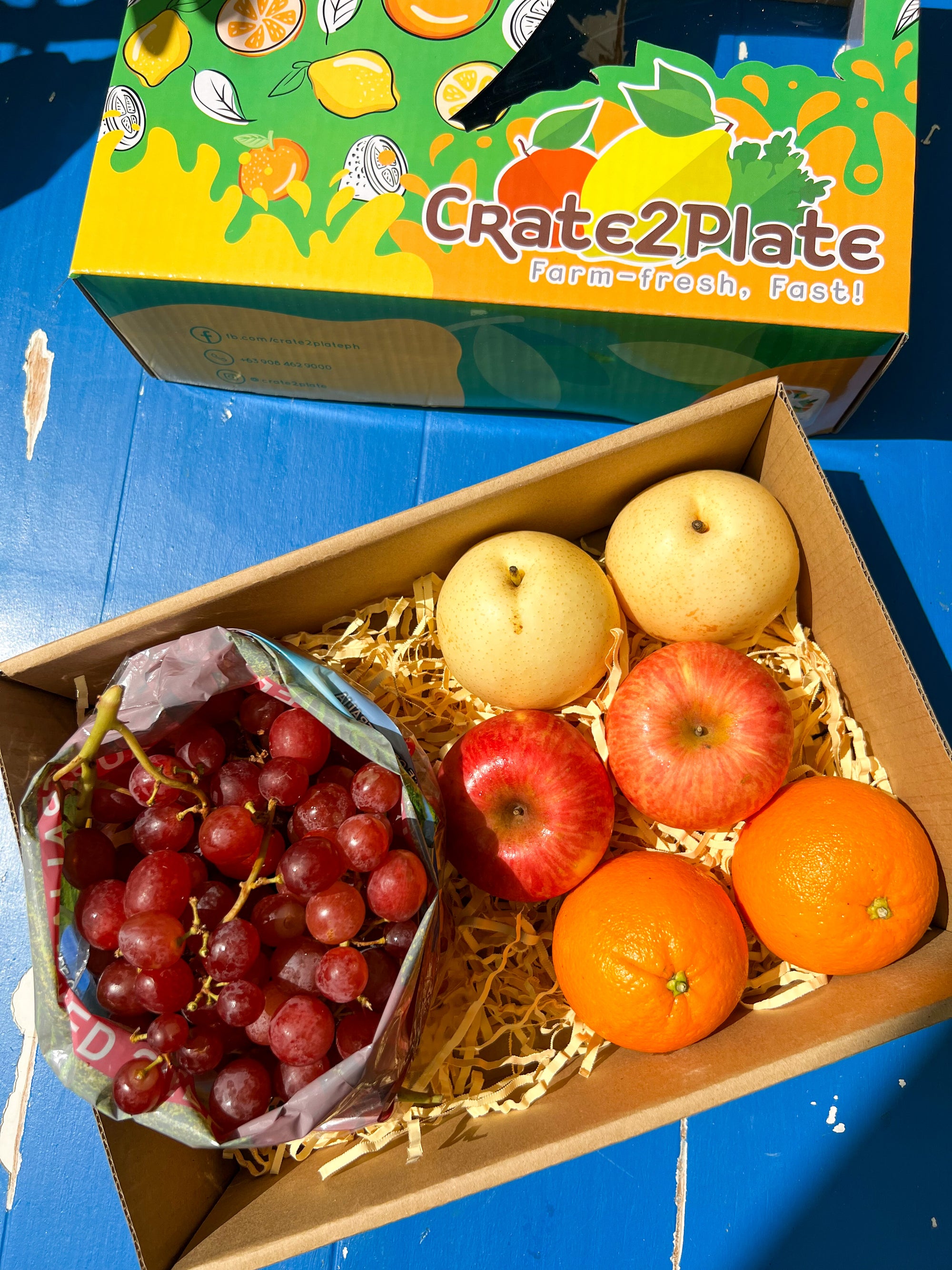 Gift Box Red Grapes, Century Pears, Fuji Apples and Oranges