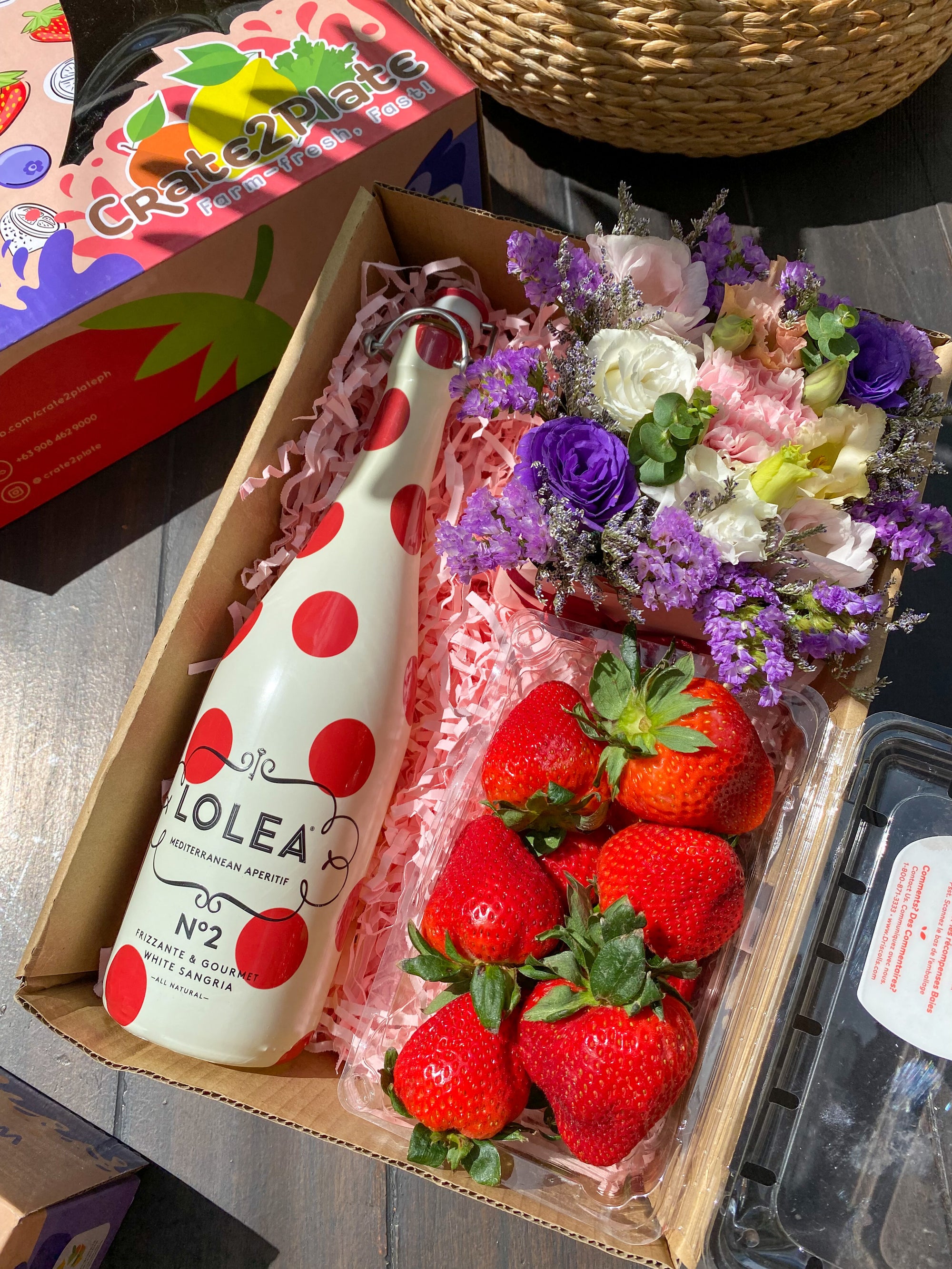 Flower Gift Box Driscoll's Strawberries and White Lolea Nº2 750ml