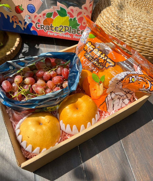 Gift Box Red Grapes. Japan Ponkan Pack and Century Pears