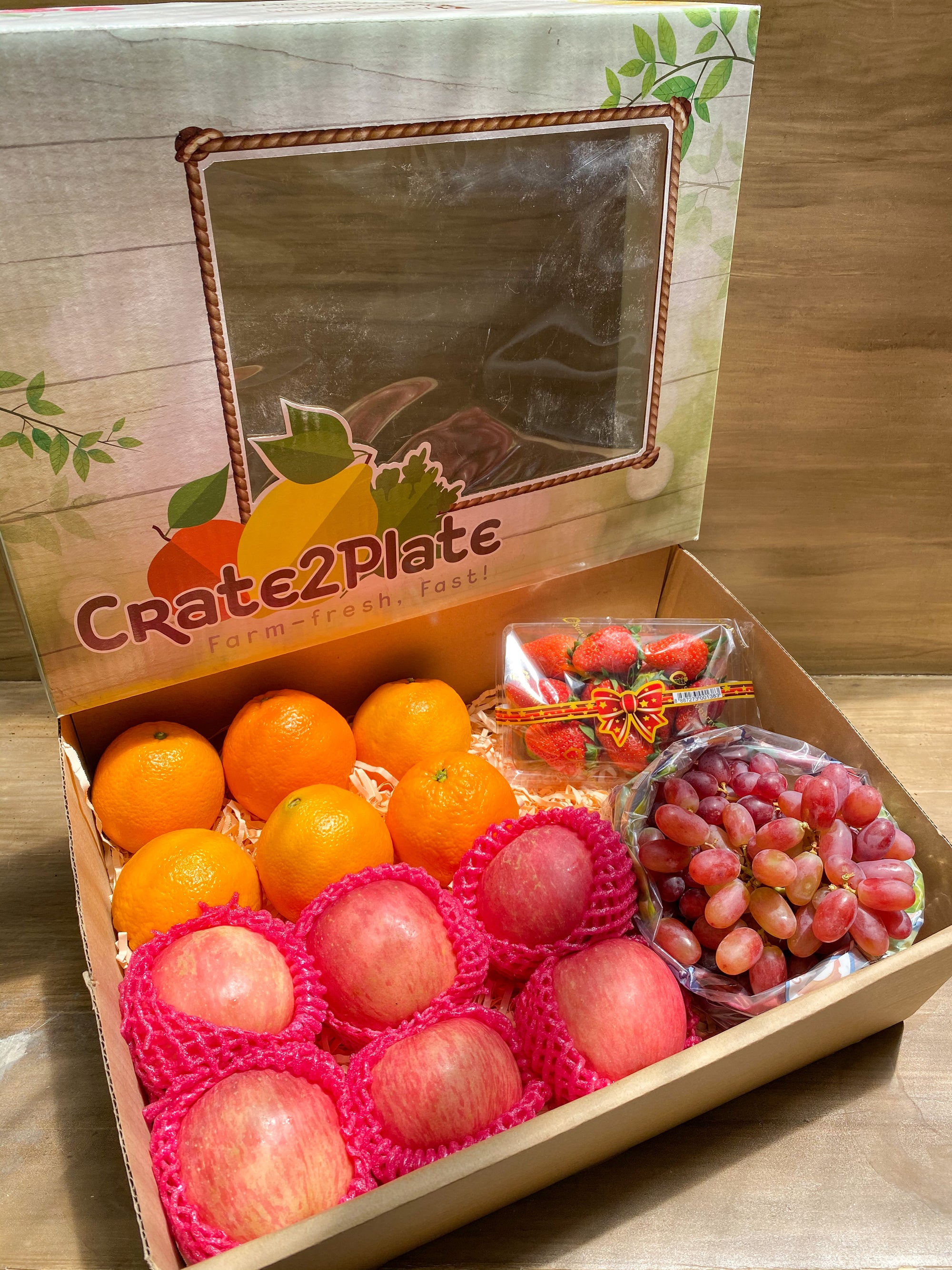 Gift Box Korean Strawberries 330g, Oranges, Fuji Apples and Grapes