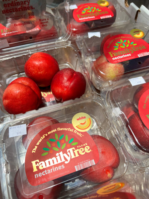US White Nectarines Clamshell Pack